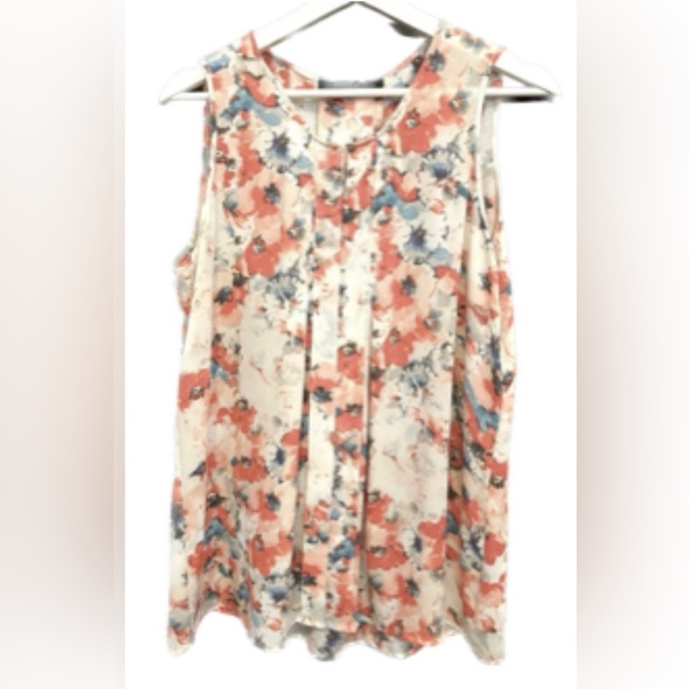 ROSE + OLIVE Medium floral pleat front sleeveless tunic length tank top shell